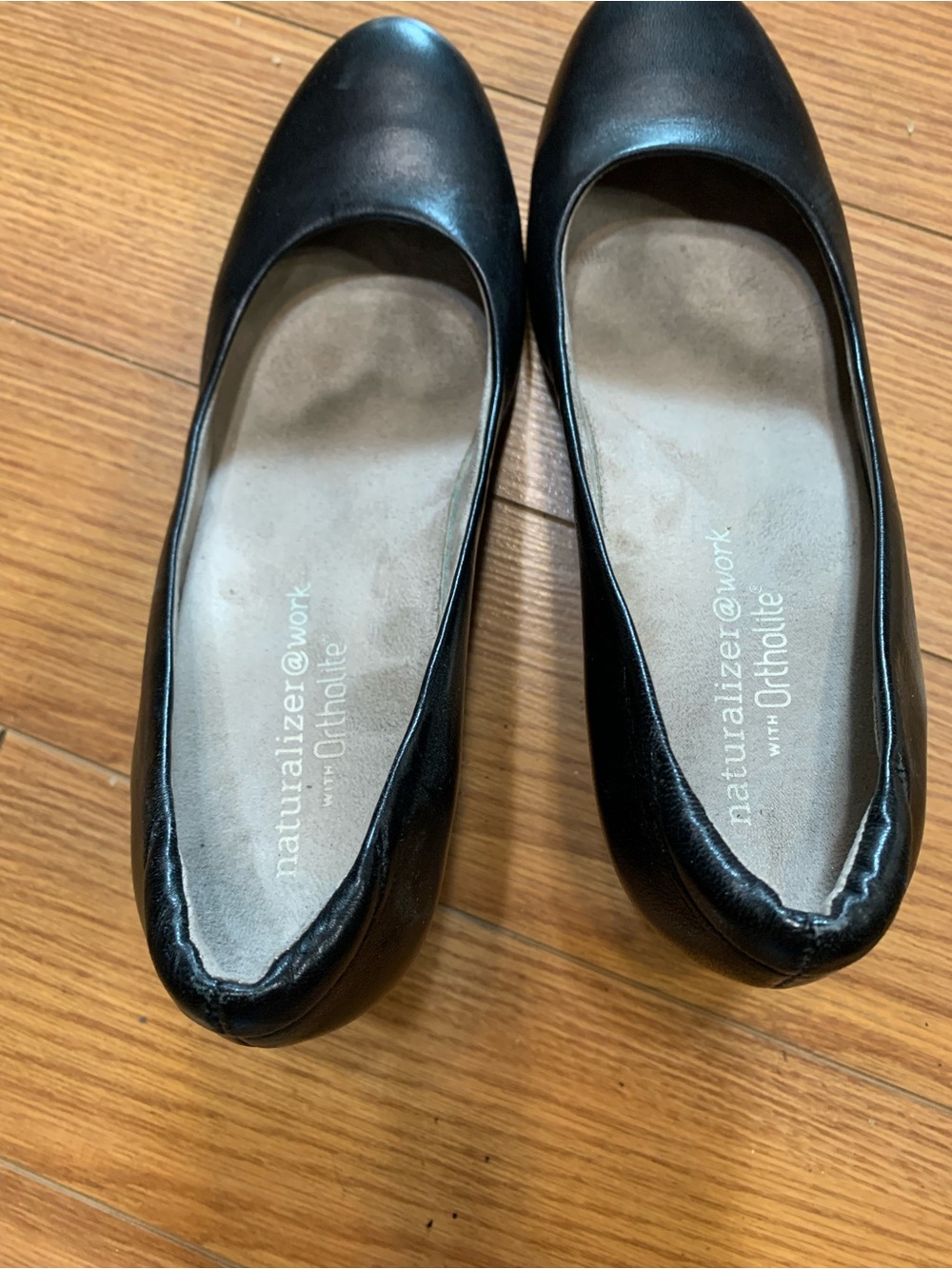 Naturalizer Black Leather Slip-On Ballet shoes